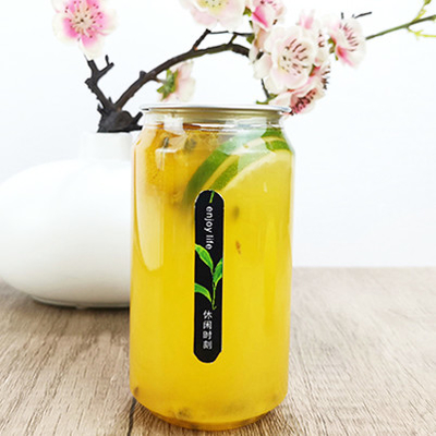 le récipient en plastique de l'espace libre 330ml met les boissons en bouteille faites maison de jus pressés à froid