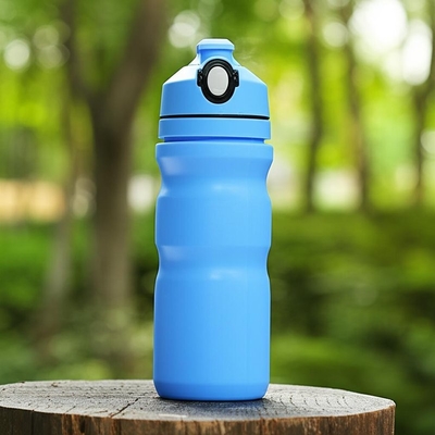 Bouteilles de sport en plastique personnalisées Couvercle facile à tirer et surface d'étiquette pour les activités de plein air
